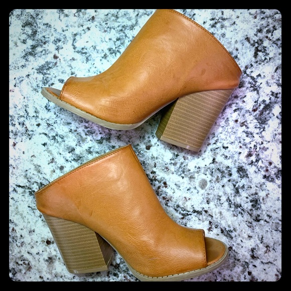 tan mules block heel